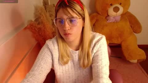 Snapshot of thamarajane1 chatting on January 22, 2025, 12:48 am online show from January 22, 2025, 12:48 am