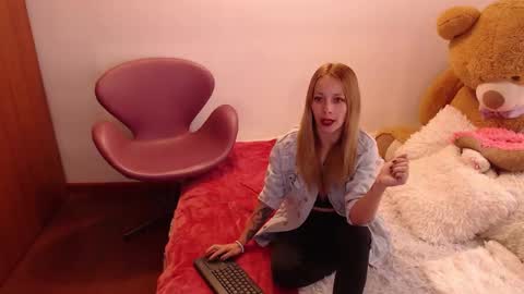 Snapshot of thamarajane1 chatting on September 15, 2025, 12:49 pm online show from September 15, 2025, 12:49 pm