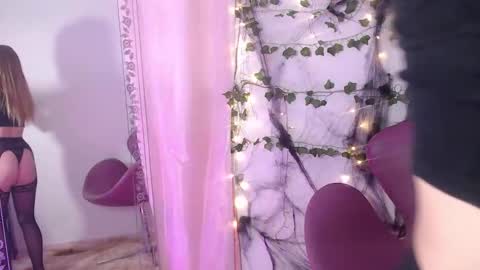 Snapshot of thamarajane1 chatting on November 6, 2025, 10:32 pm online show from November 6, 2025, 10:32 pm