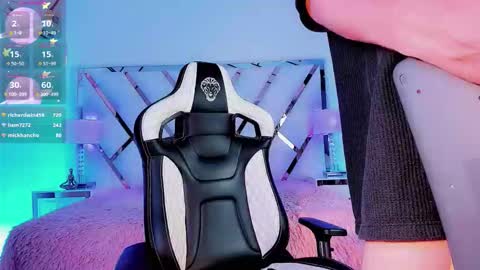 thanier_18 online show from March 11, 2026, 8:26 pm