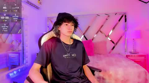 thanier_18 online show from April 26, 2026, 7:00 pm