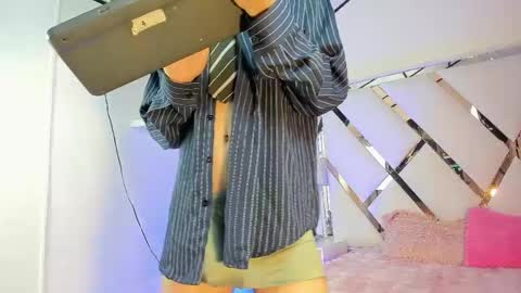 Snapshot of thanier_18 chatting on May 16, 2026, 7:56 pm thanier_18 online show from May 16, 2026, 7:56 pm