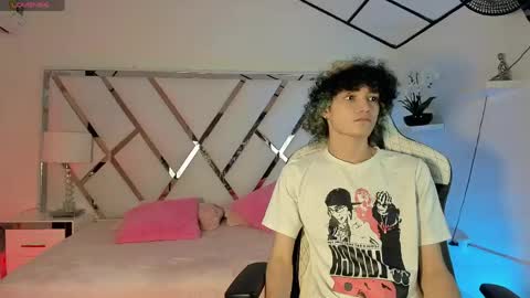 Snapshot of thanier_18 chatting on June 6, 2026, 3:33 am thanier_18 online show from June 6, 2026, 3:33 am