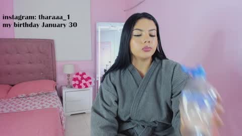 Independent model online show from January 17, 2025, 12:42 am