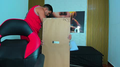 Snapshot of that_temptation chatting on December 21, 2024, 6:23 pm that_temptation online show from December 21, 2024, 6:23 pm