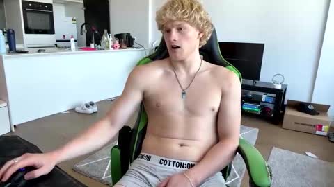 liammlust online show from February 7, 2026, 2:48 am