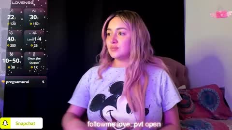 Snapshot of thatgirl2003 chatting on January 18, 2025, 2:44 pm online show from January 18, 2025, 2:44 pm