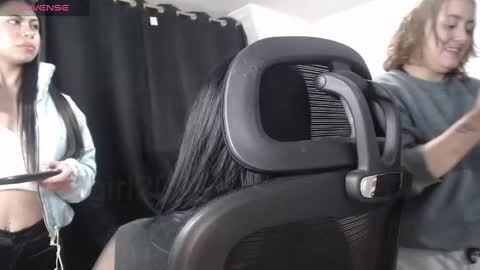 Snapshot of thatgirl2003 chatting on September 18, 2025, 2:30 pm online show from September 18, 2025, 2:30 pm