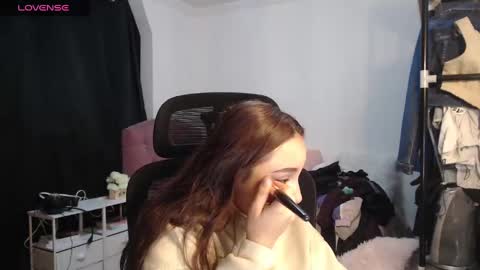 Snapshot of thatgirl2003 chatting on October 9, 2025, 11:41 am online show from October 9, 2025, 11:41 am