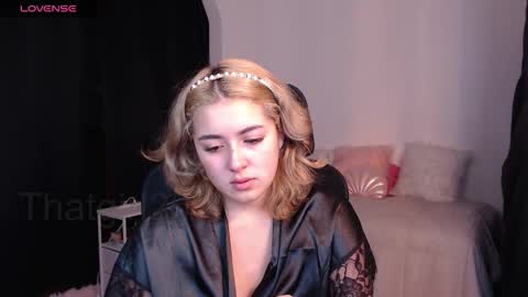 Snapshot of thatgirl2003 chatting on October 17, 2025, 9:23 am online show from October 17, 2025, 9:23 am