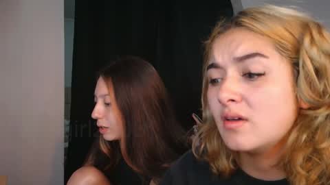 Snapshot of thatgirl2003 chatting on November 4, 2025, 2:38 pm online show from November 4, 2025, 2:38 pm