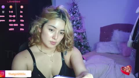 Snapshot of thatgirl2003 chatting on December 3, 2025, 1:09 pm online show from December 3, 2025, 1:09 pm