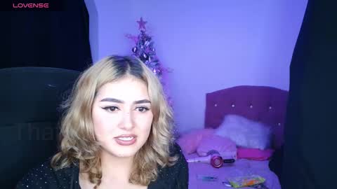 Snapshot of thatgirl2003 chatting on December 14, 2025, 12:49 am online show from December 14, 2025, 12:49 am