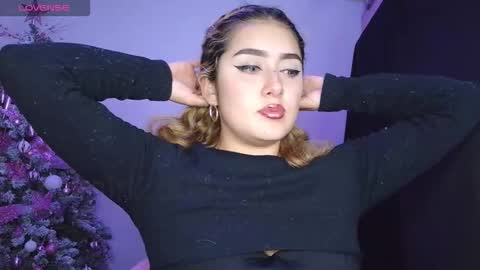 Snapshot of thatgirl2003 chatting on December 18, 2025, 11:22 pm online show from December 18, 2025, 11:22 pm