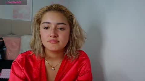 Snapshot of thatgirl2003 chatting on February 6, 2026, 12:08 pm online show from February 6, 2026, 12:08 pm