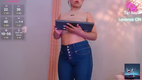 Snapshot of thayssa_ross chatting on June 8, 2026, 2:50 pm THAYSSA ROSS online show from June 8, 2026, 2:50 pm