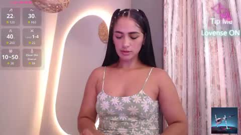 Snapshot of thayssa_ross chatting on June 13, 2026, 7:23 pm THAYSSA ROSS online show from June 13, 2026, 7:23 pm