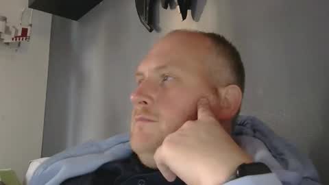 Snapshot of the007146368 chatting on November 6, 2025, 2:29 pm the007146368 online show from November 6, 2025, 2:29 pm