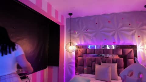 Snapshot of the_cat_girl_ chatting on January 3, 2025, 12:43 am i am Cat online show from January 3, 2025, 12:43 am