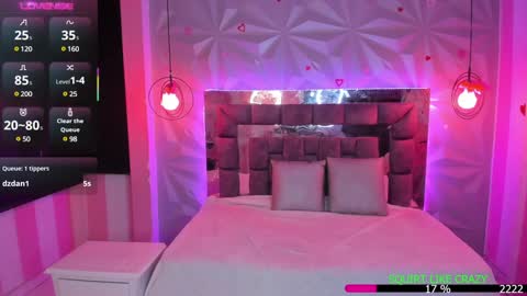 Snapshot of the_cat_girl_ chatting on January 23, 2025, 1:08 am i am Cat online show from January 23, 2025, 1:08 am