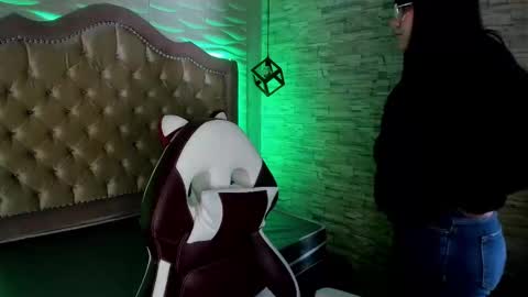 Snapshot of the_cat_girl_ chatting on February 14, 2025, 4:41 pm i am Cat online show from February 14, 2025, 4:41 pm