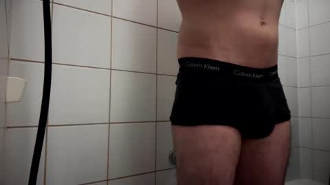 Snapshot of the_delicious_19 chatting on December 6, 2024, 6:39 pm the_delicious_19 online show from December 6, 2024, 6:39 pm