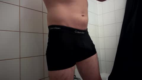 Snapshot of the_delicious_19 chatting on October 9, 2025, 4:27 pm the_delicious_19 online show from October 9, 2025, 4:27 pm