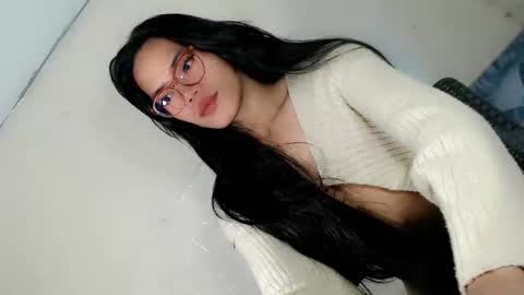 the_horny_bella online show from March 3, 2026, 12:55 pm