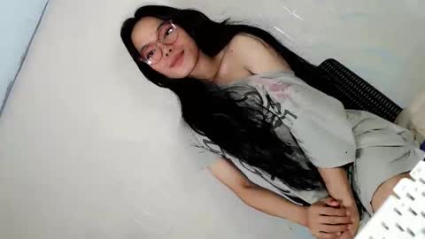 the_horny_bella online show from April 28, 2026, 1:49 pm