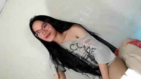 the_horny_bella online show from May 2, 2026, 4:12 pm