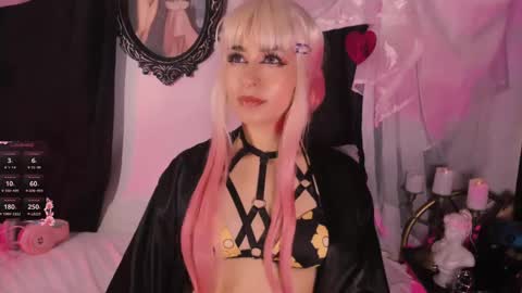 Snapshot of the_kitty_roxy chatting on February 20, 2025, 10:16 am ... ... online show from February 20, 2025, 10:16 am