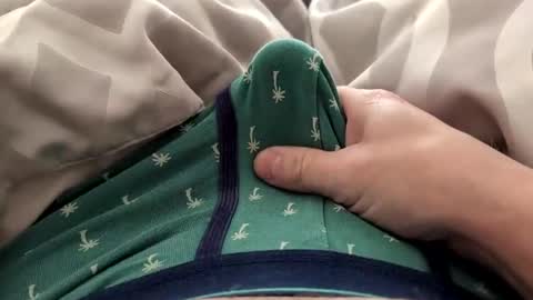 Snapshot of the_one_who_is_small chatting on December 19, 2024, 11:39 am TheOne online show from December 19, 2024, 11:39 am