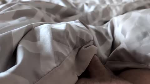 Snapshot of the_one_who_is_small chatting on March 8, 2026, 9:35 am TheOne online show from March 8, 2026, 9:35 am