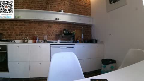 Anna online show from September 28, 2025, 8:36 pm