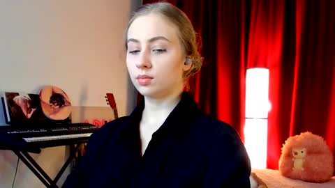 Ally    STREAMING ON TWITCH NOW Check my Twitter for updates online show from November 6, 2025, 10:43 pm