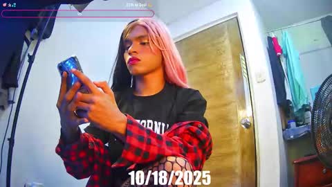 Snapshot of the_velvet_sandra chatting on October 19, 2025, 12:22 am Sandra 3 online show from October 19, 2025, 12:22 am