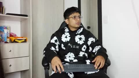 Danny online show from November 22, 2025, 2:10 am