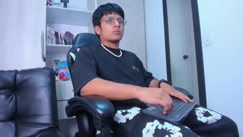 Danny online show from December 18, 2025, 3:23 am