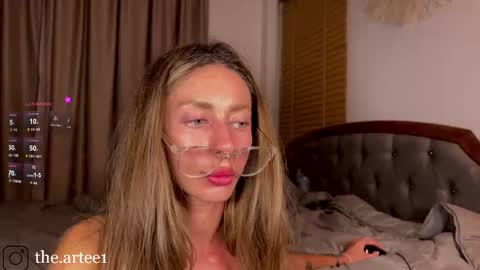 Snapshot of thearte1 chatting on November 8, 2025, 3:23 pm J online show from November 8, 2025, 3:23 pm