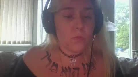 Snapshot of theauroramae chatting on June 29, 2026, 2:07 am theauroramae - online show from June 29, 2026, 2:07 am