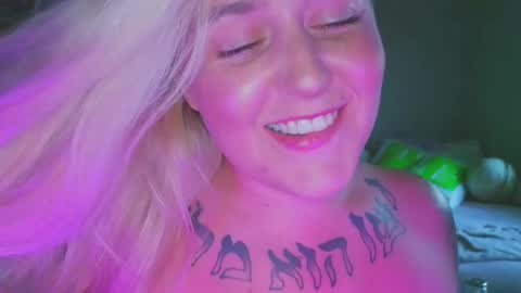 Snapshot of theauroramae chatting on July 5, 2026, 3:13 am theauroramae - online show from July 5, 2026, 3:13 am