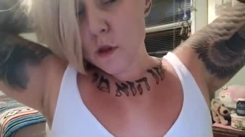 Snapshot of theauroramae chatting on August 3, 2026, 4:22 am theauroramae - online show from August 3, 2026, 4:22 am