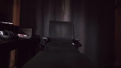 Snapshot of thebarefootgamer chatting on July 12, 2026, 1:13 pm Blue and Red online show from July 12, 2026, 1:13 pm
