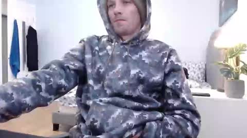 thebigbamboo26 online show from March 7, 2025, 6:33 pm