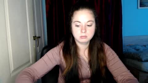 raissa online show from October 6, 2025, 1:52 pm