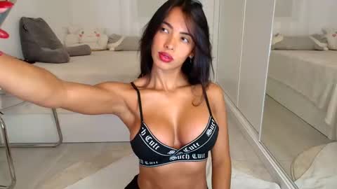 valeria online show from October 21, 2025, 2:34 am