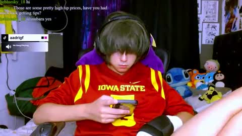 Snapshot of thebluesky_18 chatting on July 3, 2026, 2:56 pm thebluesky_18 online show from July 3, 2026, 2:56 pm