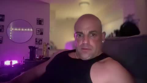 Snapshot of thebuzz777 chatting on December 6, 2024, 11:22 am theBuzz777 online show from December 6, 2024, 11:22 am