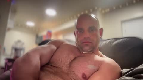 Snapshot of thebuzz777 chatting on January 31, 2025, 6:35 am theBuzz777 online show from January 31, 2025, 6:35 am