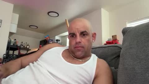 Snapshot of thebuzz777 chatting on December 17, 2025, 8:04 pm theBuzz777 online show from December 17, 2025, 8:04 pm